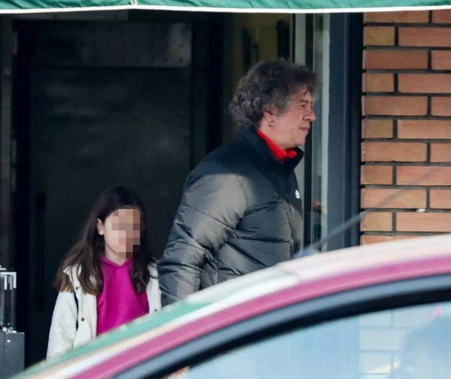 Καστανή, ψηλή και ίδια ο μπαμπάς της: Αυτή είναι η 10χρονη κόρη του Γιάννη Τσορτέκη που της έχει μεγάλη αδυναμία