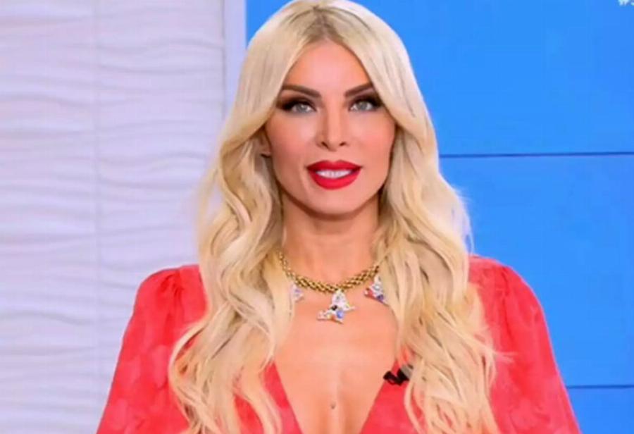 Η Κατερίνα Καινούργιου αποκαλύπτει: «Πήγα στην Prada, έδωσα 300€ και πήρα την στέκα που φορούσε η Μαρί Σαντάλ στην κηδεία του τέως βασιλιά»