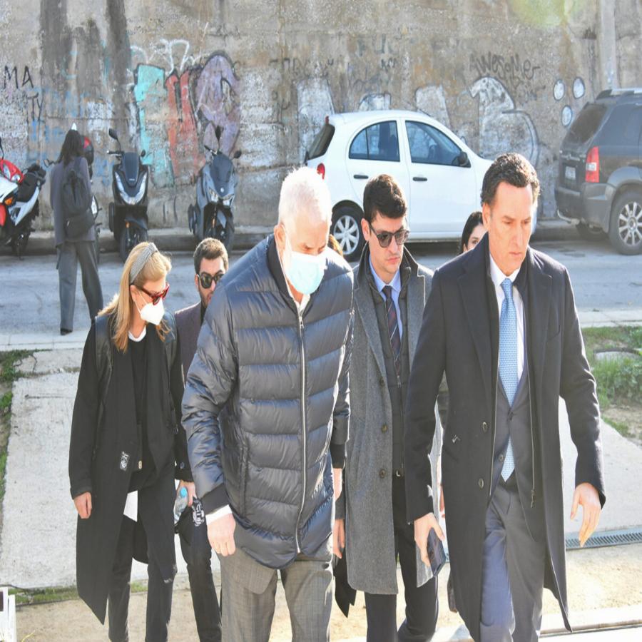 Λύγισε ο Πέτρος Φιλιππίδης στην απολογία του: «Είμαι κατεστραμμένος, σεβόμουν πάντα τις γυναίκες, τις θαυμάζω»