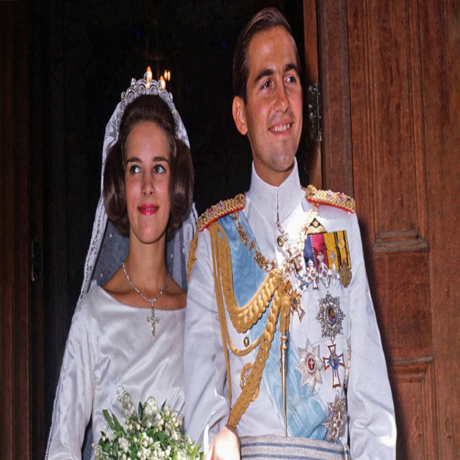 Δεν ήταν τυχαία η επιλογή λουλουδιών: H συγκινητική ιστορία πίσω από το στεφάνι της Άννας Μαρίας στη κηδεία του τέως βασιλιά Κωνσταντίνου