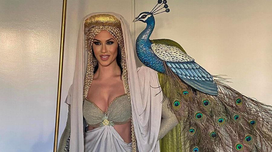 Η Ελληνίδα υποψήφια Μις Υφήλιος 2022: Αυτή είναι η 22χρονη Κορίνα από τη Βέροια ανάμεσα στις ομορφότερες γυναίκες του κόσμου