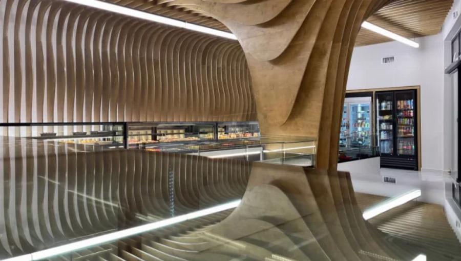 Ένα αρχιτεκτονικό στολίδι: Το πιο ντιζαϊνάτο αρτοποιείο βρίσκεται στα Κρέστενα Ηλείας με πρωταγωνιστή το ξύλο