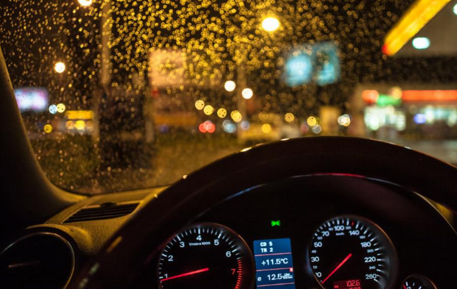 Συγκλονιστικό περιστατικό: Είδε έναν άνδρα πεσμένο στη μέση του δρόμου να ουρλιάζει και ένα αγοράκι δίπλα του