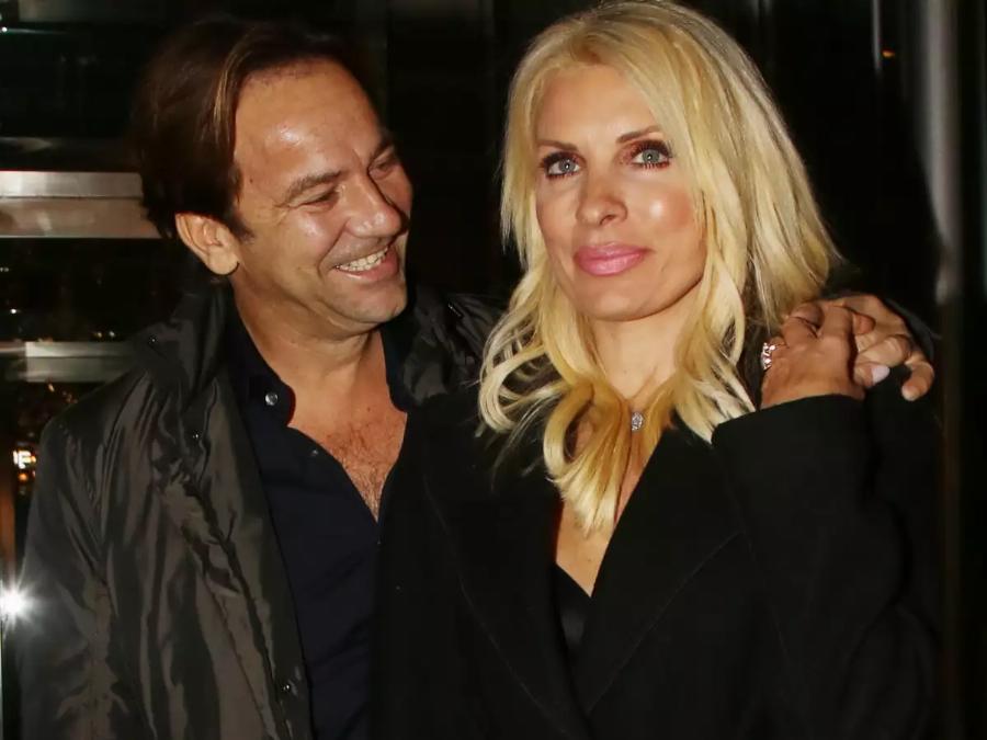 Έχει γενέθλια σήμερα ο Μάκης Παντζόπουλος: Η πραγματική ηλικία, ο γάμος με την Μενεγάκη, η μικρή Μαρίνα και οι βίλες στην Άνδρο