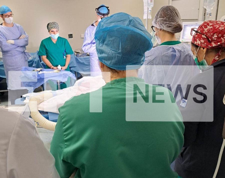 Σπαραγμός στη κηδεία του 6χρονου Θωμά: Τραγικές φιγούρες οι γονείς του – Το καθηλωτικό μήνυμα της μάνας