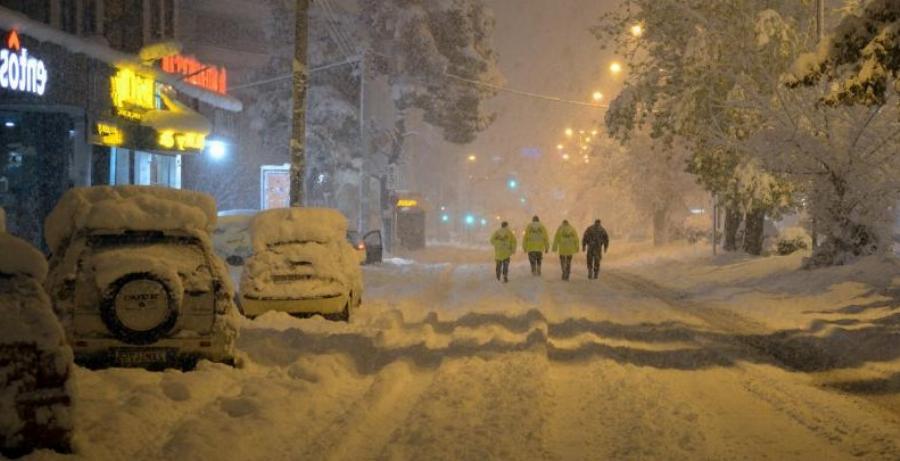 «Χτυπάει» βαρύς χειμώνας την Αθήνα: Χιονιάς και στην Αττική από Παρασκευή, ποιες περιοχές και πότε θα ντυθούν στα λευκά