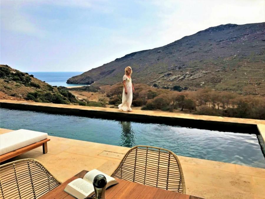 Έχει γενέθλια σήμερα ο Μάκης Παντζόπουλος: Η πραγματική ηλικία, ο γάμος με την Μενεγάκη, η μικρή Μαρίνα και οι βίλες στην Άνδρο