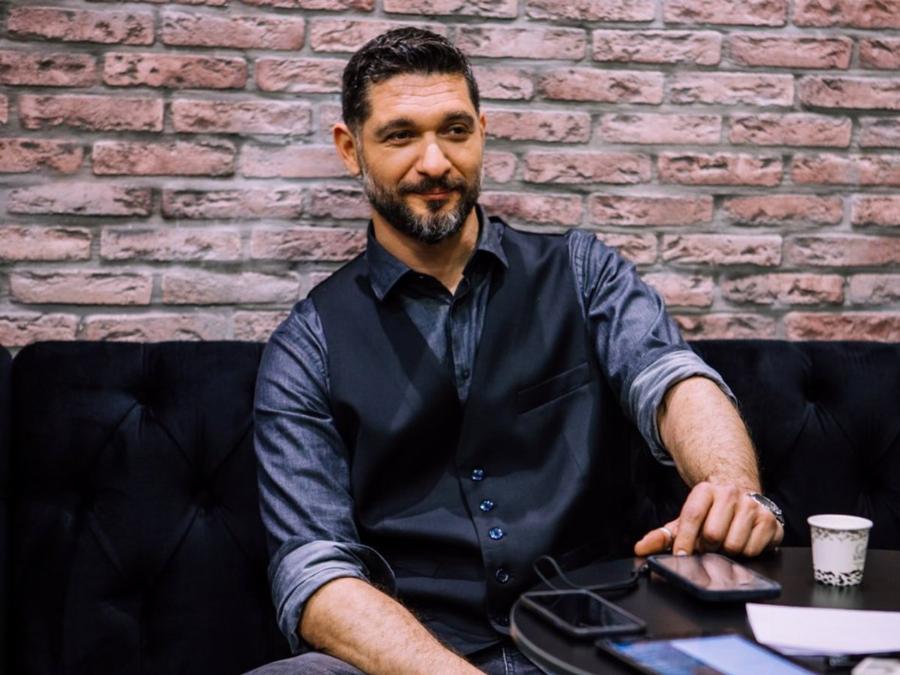 Περήφανος μπαμπάς έγινε viral ο Πάνος Ιωαννίδης: Έδειξε πρώτη φορά τον γιο του κι έγινε χαμός στο Ίντερνετ