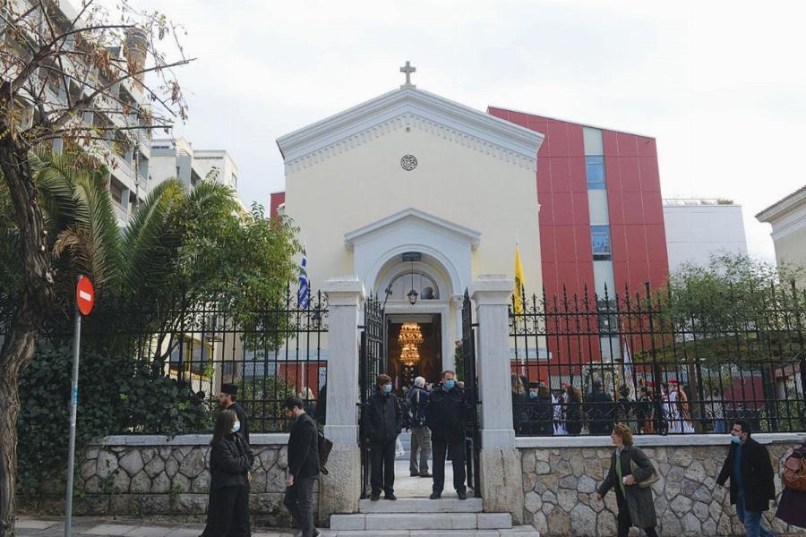 Κλίμα συγκίνησης στον Ευαγγελισμό: Τα δάκρυα του Νικόλα Πατέρα για τη λατρεμένη του Μαρία