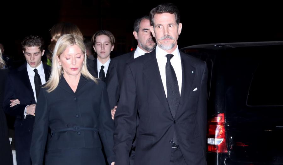 Κοστίζει όσο ένα αμάξι: Ειδική παραγγελία το πανάκριβο κοστούμι του Παύλου στην κηδεία