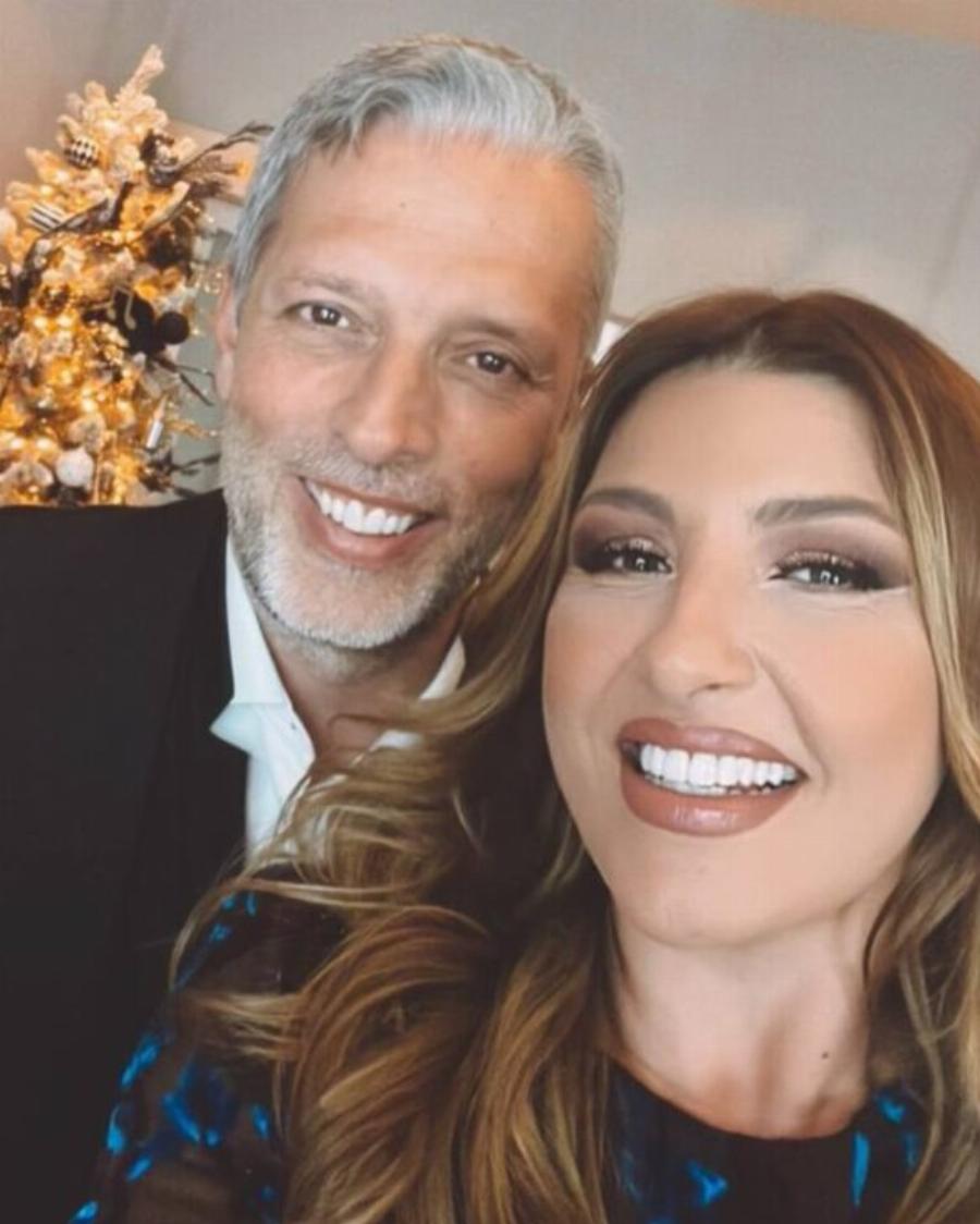 Περίμεναν μέχρι τη Πρωτοχρονιά για να το κάνουν: Σούσουρο με την φώτο που ανέβασαν Έλενα Παπαρίζου – Ανδρέας Καψάλης