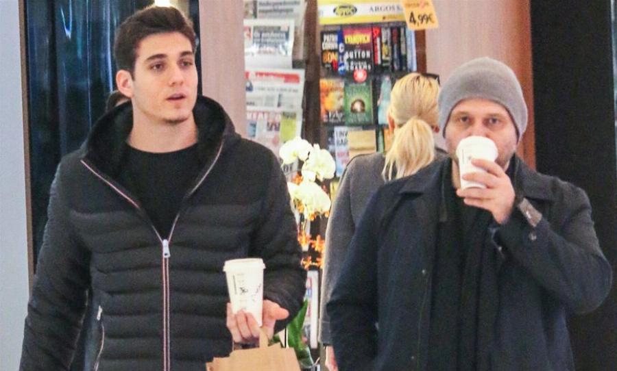 Όλοι κοιτούσαν τα μπράτσα τους:  Ο Γιάννης Πλούταρχος φόρεσε κολάν και κάνει γυμναστική μαζί με τον γιο του Γιώργο