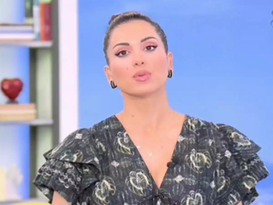 «Έγινε ένα λάθος, ζητώ συγγνώμη»: Το δημόσιο μήνυμα της Σταματίνας Τσιμτσιλής για το αμήχανο πλάνο στον αέρα της εκπομπής