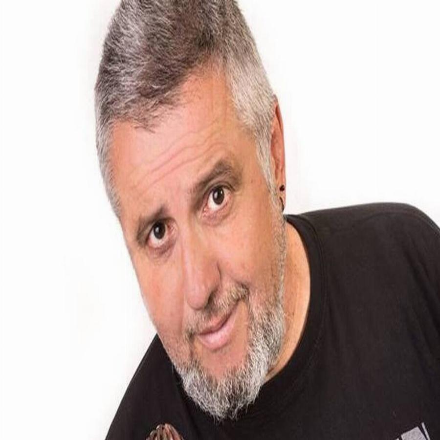 Στα «πατώματα» ο Στάθης Παναγιωτόπουλος: Σε άθλια οικονομική κατάσταση, πουλάει δίσκους από τη συλλογή του για να ζήσει