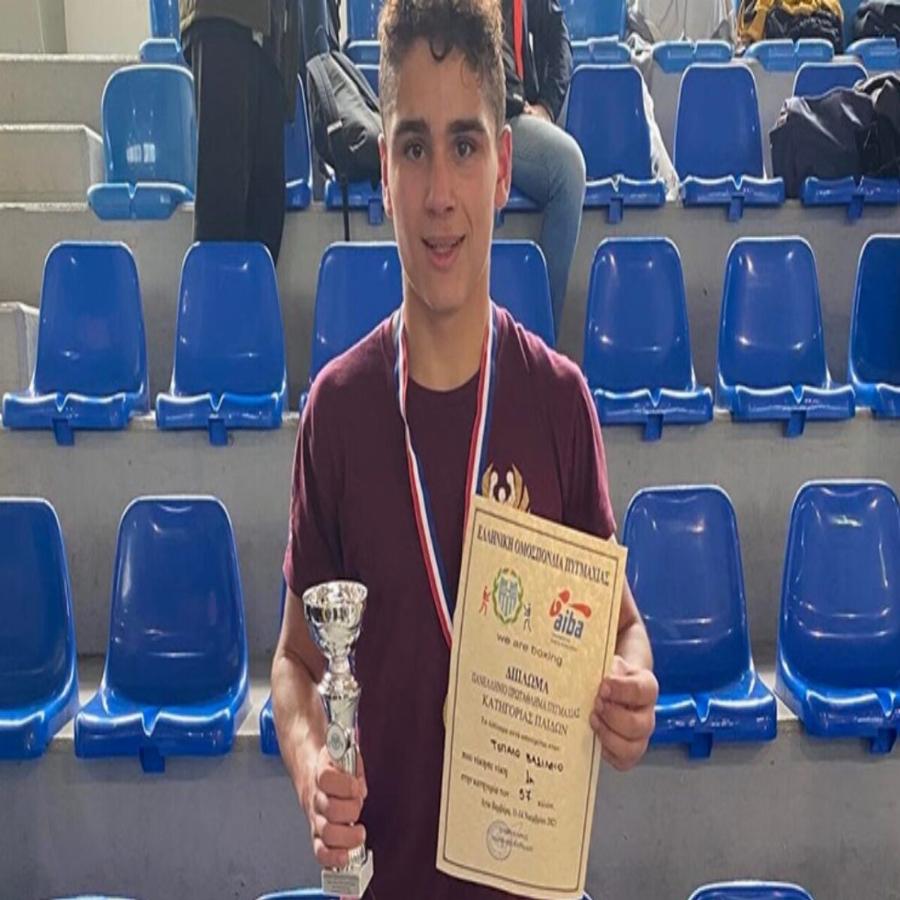 Θρήνος για τον 16χρονο Βασίλη Τόπαλο – Ξεσπά η οικογένεια: Η γιαγιά του πυγμάχου αποκάλυψε τι συνέβη με τον εγγονό της