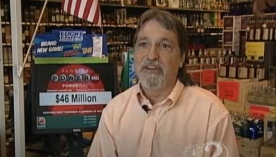 Πλούτισε από το πουθενά: Υπερτυχερός κέρδισε 7 φορές το λαχείο και μοιράζεται την αλάνθαστη στρατηγική του