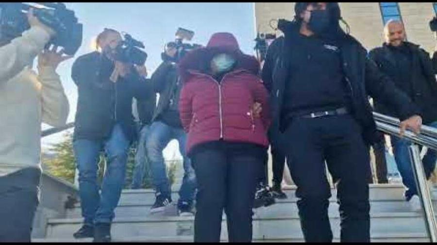 «Άσε με να πάω να ανάψω ένα κερί»: Κατέρρευσε ο παππούς της 29χρονης από τη Βέροια που πέταξε το μωρό της στο ποτάμι