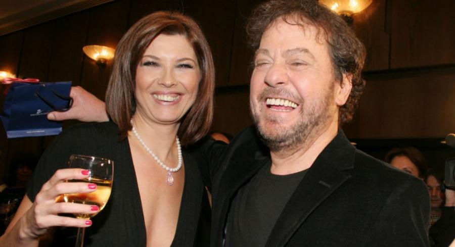 «Στο φως» 27 χρόνια μετά: Η μοναδική φωτογραφία από τον γάμο του Πάριου με την Αλιμπέρτη – Το νυφικό και η τούρτα