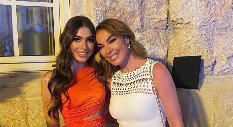 Όλοι μιλάνε για την Λυδία Ευαγγελάτου: Ήρθε από τη Νέα Υόρκη, έκανε ρεβεγιόν και έκλεψε την παραστάση με την ομορφιά της