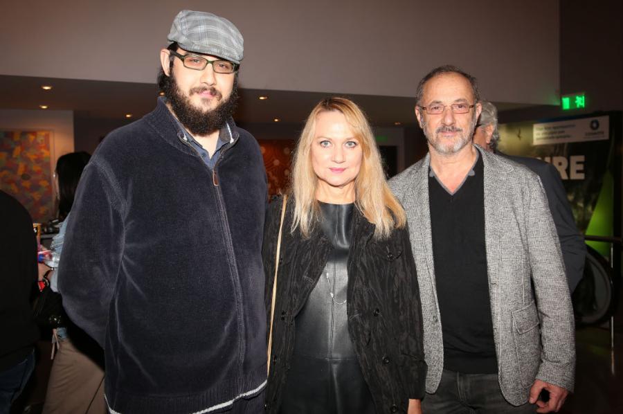 Το μήλο κάτω από τη μηλιά θα πέσει: Ο Σήφης είναι ο πανύψηλος γιος του Στέλιου Μάινα που έγινε 33 ετών και είναι σκηνοθέτης