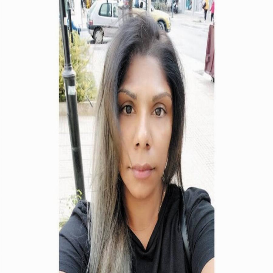 Τσιγγάνα από τη Βέροια έσπασε κάθε στερεότυπο: «Οι γονείς μου ήθελαν να παντρευτώ στα 14, εγώ σπούδασα και άλλαξα τη μοίρα μου»