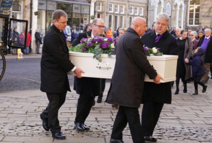 Φρίκη με νεκρή μαθήτρια: Σκοτώθηκε στα 15 της ενώ επέστρεφε από το σχολείο της – Συνελήφθη ένας 16χρονος