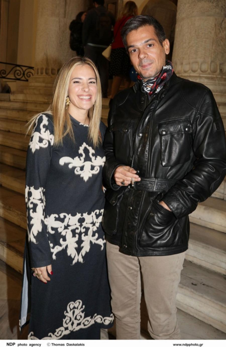 Όμορφος ψηλός και μελαχρινός: Αυτός είναι ο “άγνωστος” σύζυγος της Νατάσσας Μποφίλιου που τον κρατούσε κρυφό για χρόνια