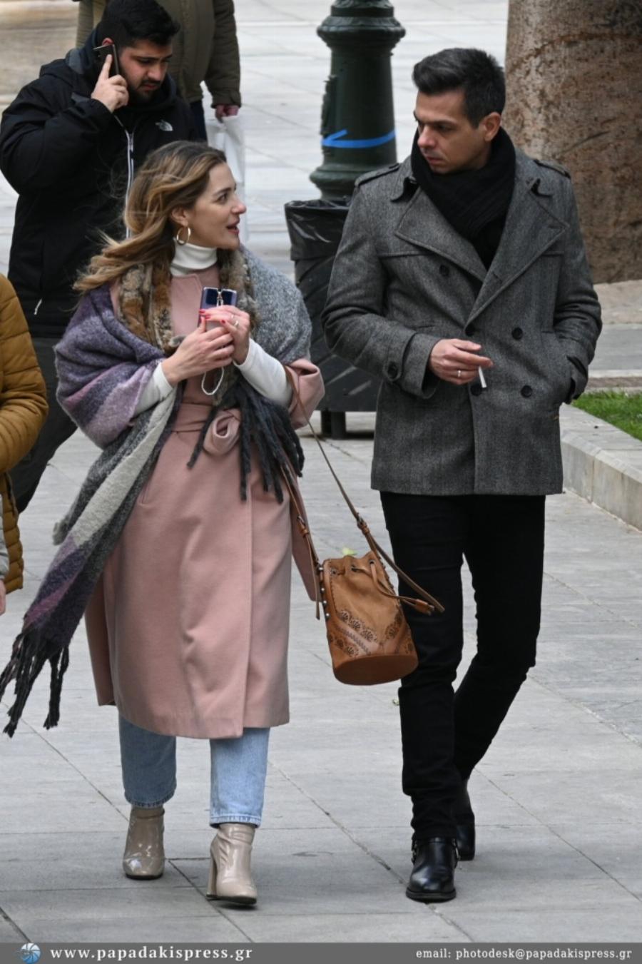 Όμορφος ψηλός και μελαχρινός: Αυτός είναι ο “άγνωστος” σύζυγος της Νατάσσας Μποφίλιου που τον κρατούσε κρυφό για χρόνια