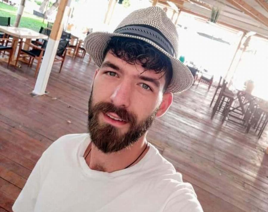 «Γιατί, ρε παλικαρά μου, γιατί;»: Πένθος για τον θάνατο του 27χρονου Γιάννη που συγκρούστηκε με φορτηγό
