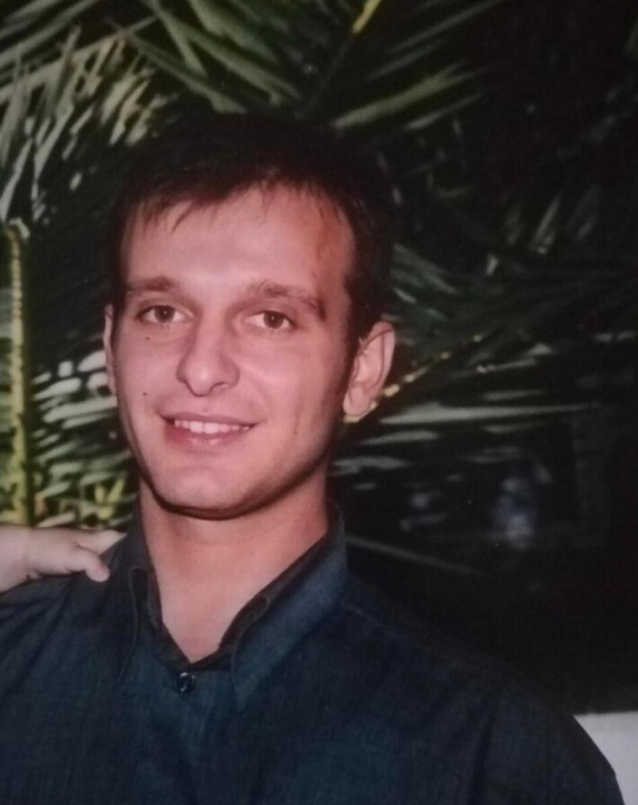 Ανείπωτος θρήνος για τον θάνατο 43χρονου: Πέθανε ξαφνικά ο Θανάσης στον ύπνο του