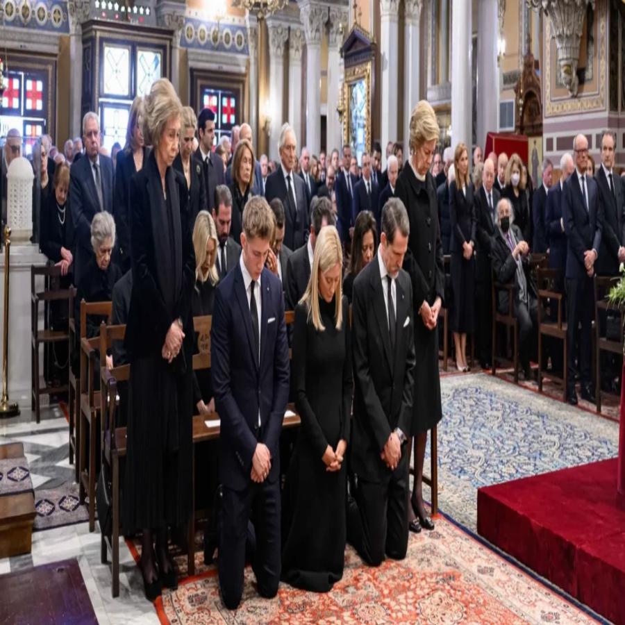 Τέως βασιλιάς Κωνσταντίνος: Τι θα γράφει η μαρμάρινη πλάκα στον τάφο του και η απόφαση της οικογένειας Γλύξμπουργκ