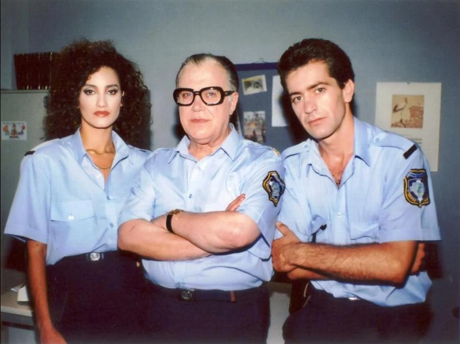 Παραμένει μια κούκλα: Έτσι είναι σήμερα η Νανά Βενέτη – Η ηθοποιός που ξεπέρασε και τη Βίνα Ασίκη