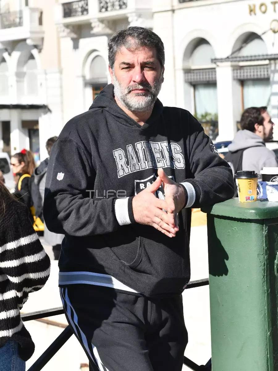 Αναστάτωσε τον γυναικείο πληθυσμό ο Βασίλης Μπισμπίκης: Εικόνες από τη διαμαρτυρία στο Σύνταγμα