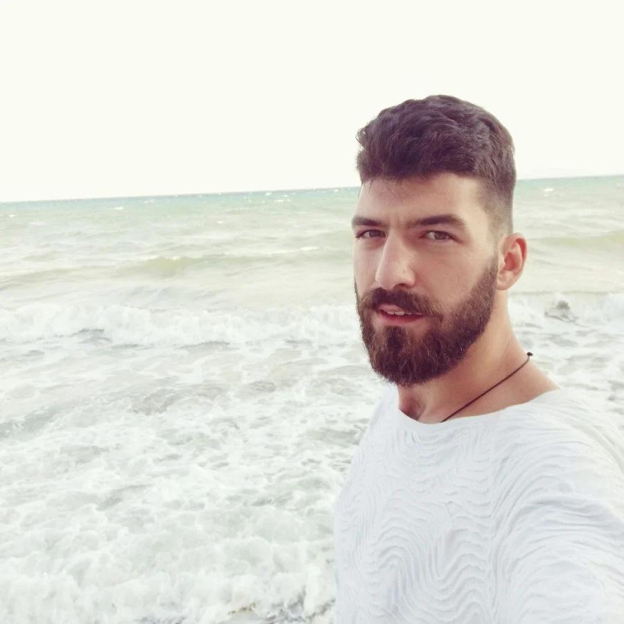 Θρήνος στη Νάουσα: Νεκρός ο 27χρονος Γιάννης ύστερα από σύγκρουση με φορτηγό που οδηγούσε 80χρονος