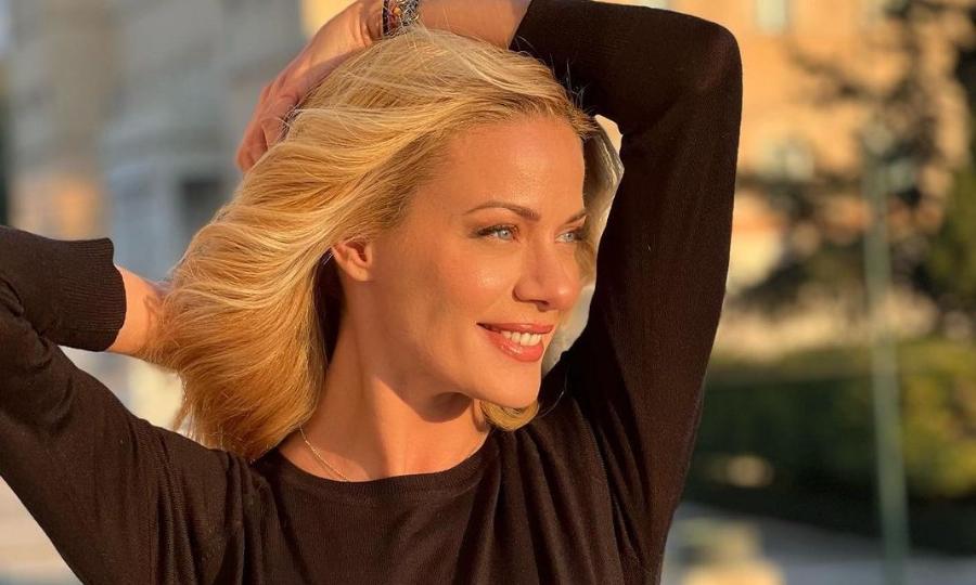 Νύφη το Πάσχα και δύο μηνών έγκυος: Το πρωτοσέλιδο-βόμβα για τη Ζέτα Μακρυπούλια