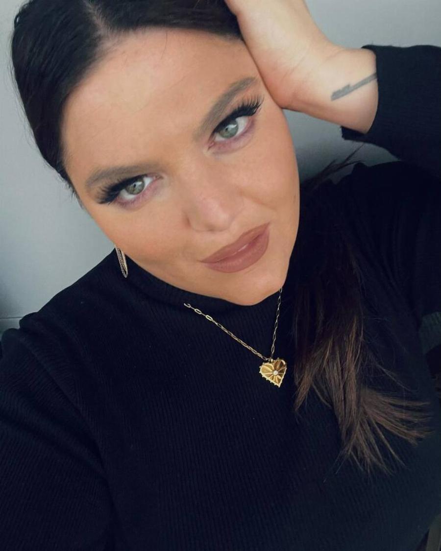 Κούρεψε μαλλί και άλλαξε χρώμα: Η Δανάη Μπάρκα έλανε τη μεγάλη αλλαγή και αποθεώθηκε