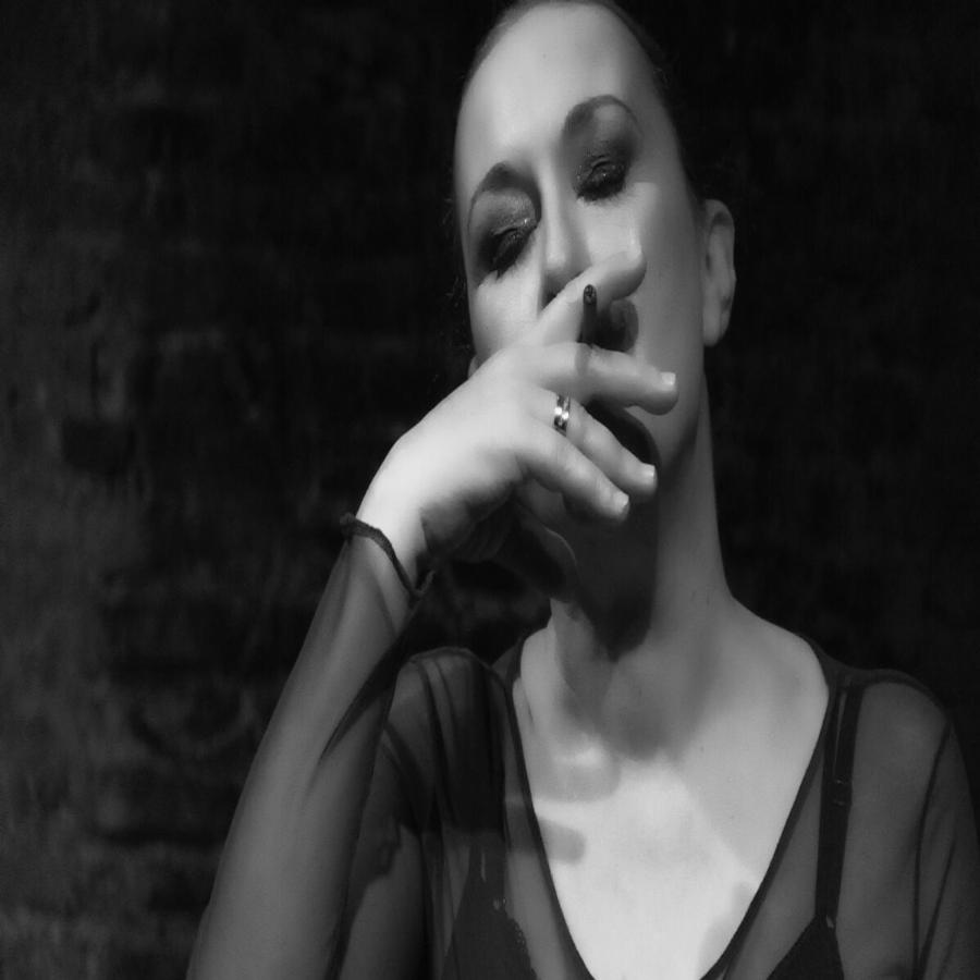 Ούτε η Κουντουράτου δεν θα την αναγνώριζε: Πως είναι και τι κάνει σήμερα, 26 χρόνια μετά, η Ντιάνα από τους Δύο Ξένους