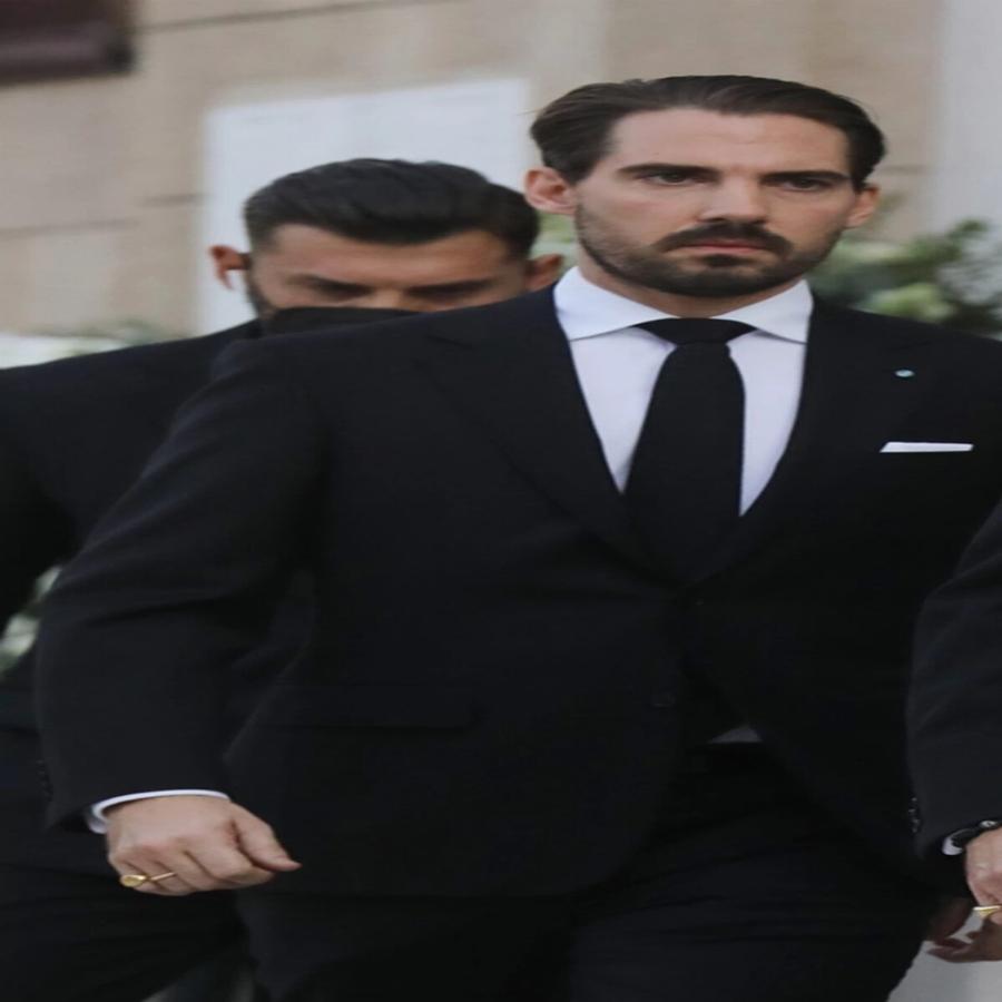 Chevalier… στο δεξί: Το ιστορικό δαχτυλίδι που φοράει στο μικρό δάχτυλο ο Παύλος Γλύξμπουργκ έχει μεγάλη παράδοση