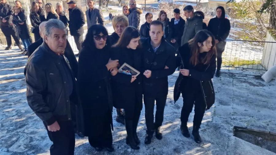 Δάκρυσε και ο Θεός στη κηδεία του Ευστάθιου Τσιτλακίδη: Ο συνάδελφός του που επρόκειτο να τον παντρέψει μετέφερε το ξίφος και το πηλήκιό του