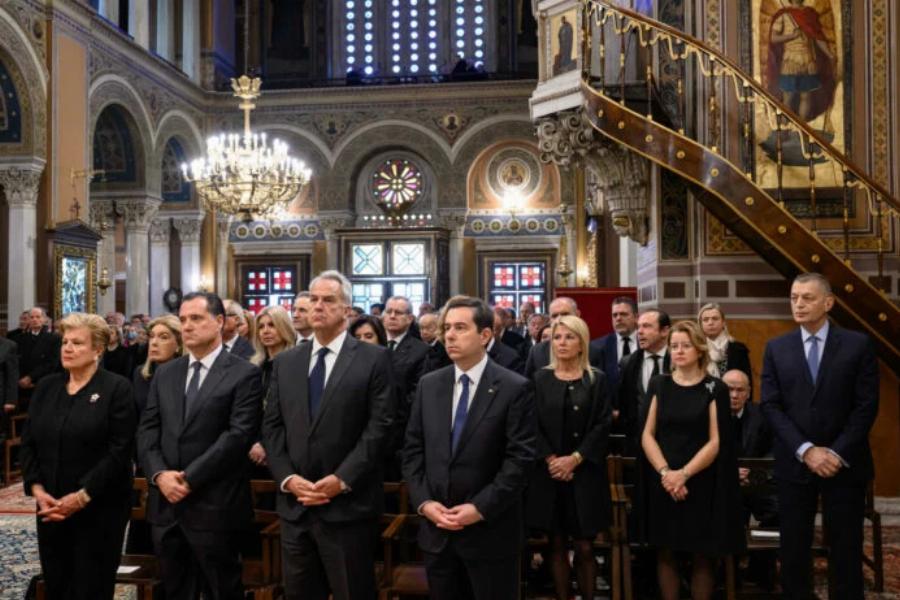 Αυτό γράφει τελικά η επιγραφή: Aποκαλύφθηκε ο τάφος του τέως βασιλιά Κωνσταντίνου στο Τατόι