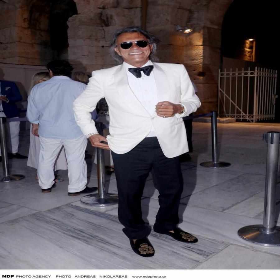 Δεν είναι μόνο το λίφτινγκ: Αποκαλύφθηκε το μυστικό του 64χρονου Ηλία Ψινάκη για να δείχνει 20 χρόνια νεότερος