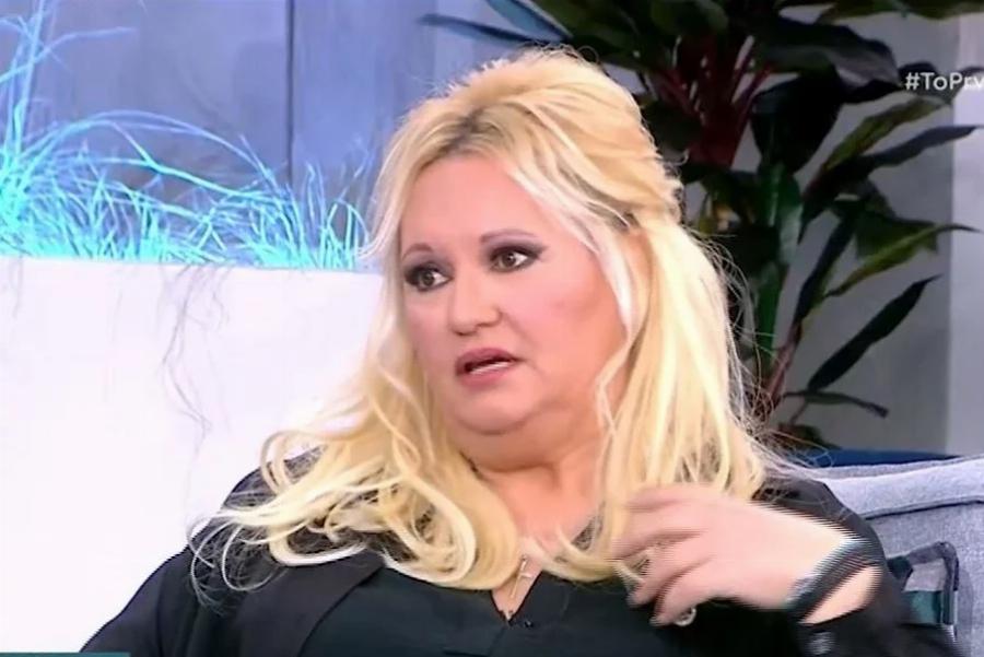 Έγινε αγνώριστη στα 64 της: Η Καίτη Φίνου είπε αντίο στο ξανθό και έκανε τη μεγάλη αλλαγή στα μαλλιά της