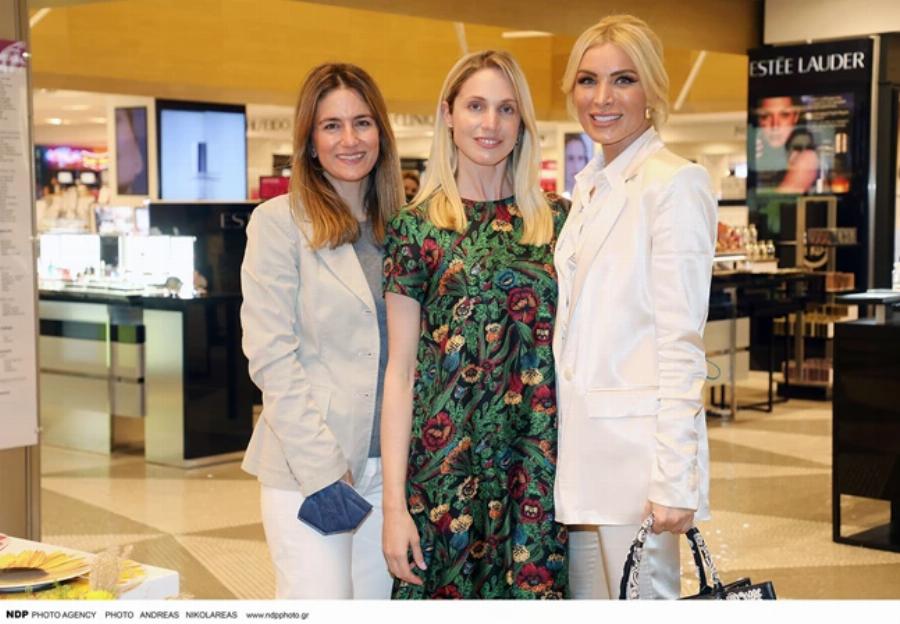 Κατάξανθη, γαλανομάτα και κούκλα: Αυτή είναι η άγνωστη σύζυγος του εφοπλιστή Χάρη Βαφειά