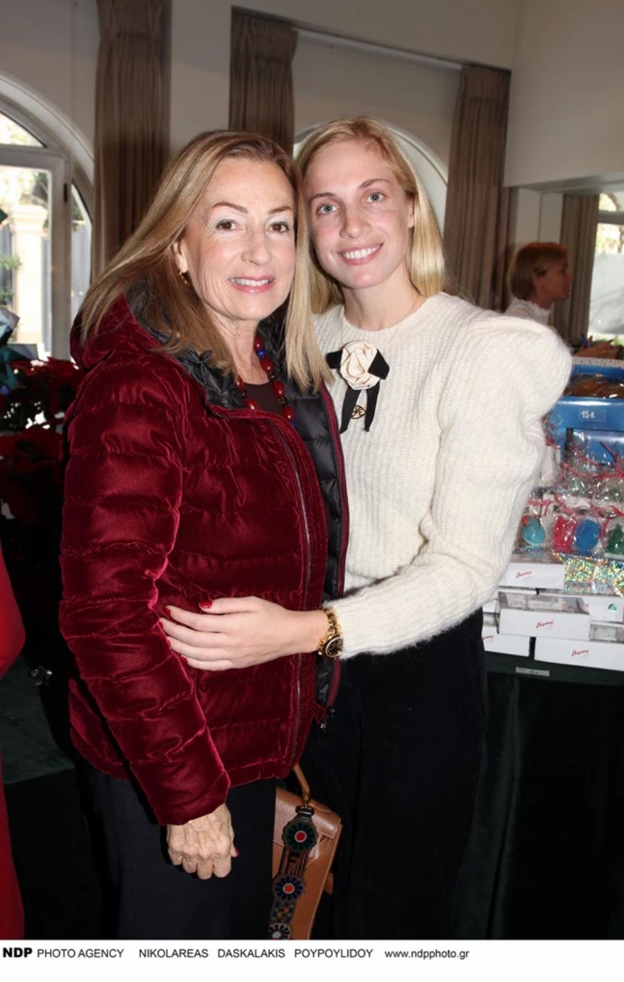 Κατάξανθη, γαλανομάτα και κούκλα: Αυτή είναι η άγνωστη σύζυγος του εφοπλιστή Χάρη Βαφειά