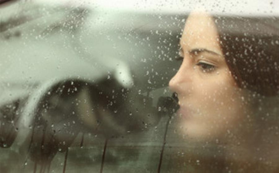 Αληθινή εξομολόγηση: «Είμαι παντρεμένη, μητέρα και ερωτευμένη με το αφεντικό μου»