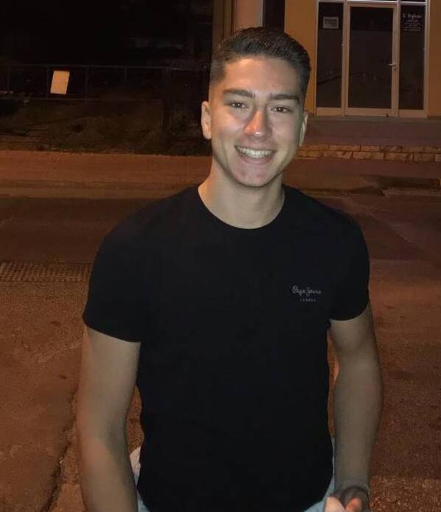 Μεγάλωσε και έγινε αγνώριστος: Ο μικρός Δημήτρης από «Το Νησί» έγινε 22 ετών και είναι άλλος άνθρωπος