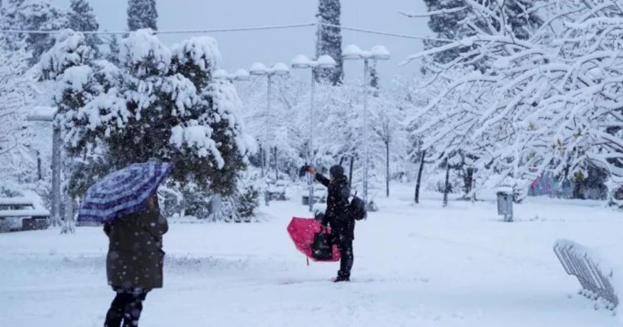 Καιρός: «Χειμώνας» ξανά από την Τρίτη – Σε ποιες περιοχές θα χιονίσει