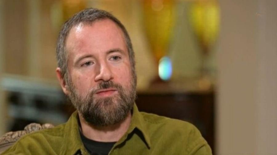 Κωστής Μαραβέγιας: «Όλοι έχουμε θηλυκή πλευρά, άλλα κάποιοι την πνίγουμε, γιατί θεωρούμε ότι πρέπει να είμαστε πιο αρσενικά»