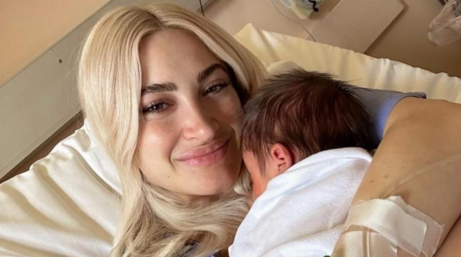 Ιωάννα Τούνη: «Θα το βγάζω το μωρό που να χτυπιέστε, δεν με νοιάζει καθόλου τι λέτε»