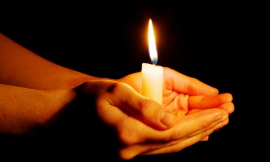 Θρήνος και οργή για τη δολοφονία 22χρονης Youtuber: Έφυγε να γλιτώσει από τον αδερφό της και τη σκότωσε ο πατέρας της